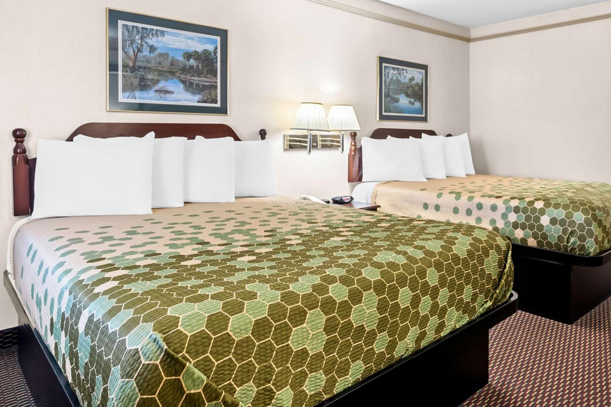Surestay Hotel By Best Western Кастро Вали Екстериор снимка